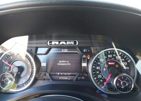 2020 Ram 1500 Big Horn 4X4 5'7 Box z USA, uszkodzony, nr VIN 1C6SRFFT5LN285196